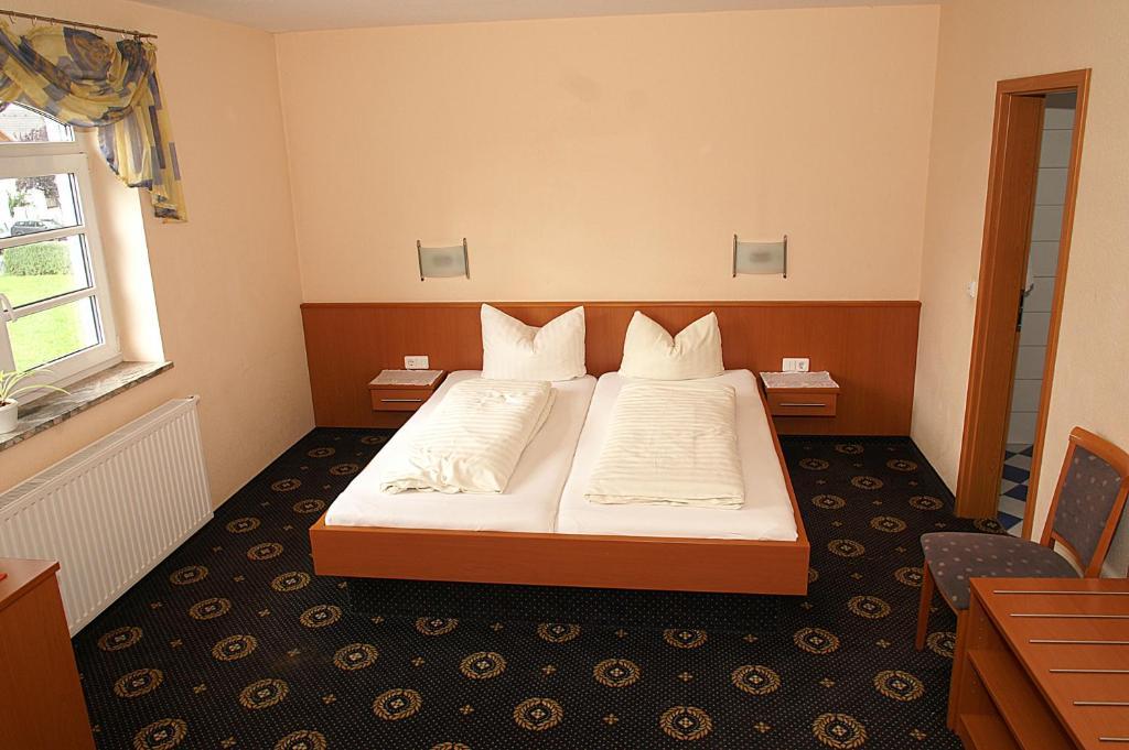 Fraenkischer Gasthof Lutz Giebelstadt Chambre photo