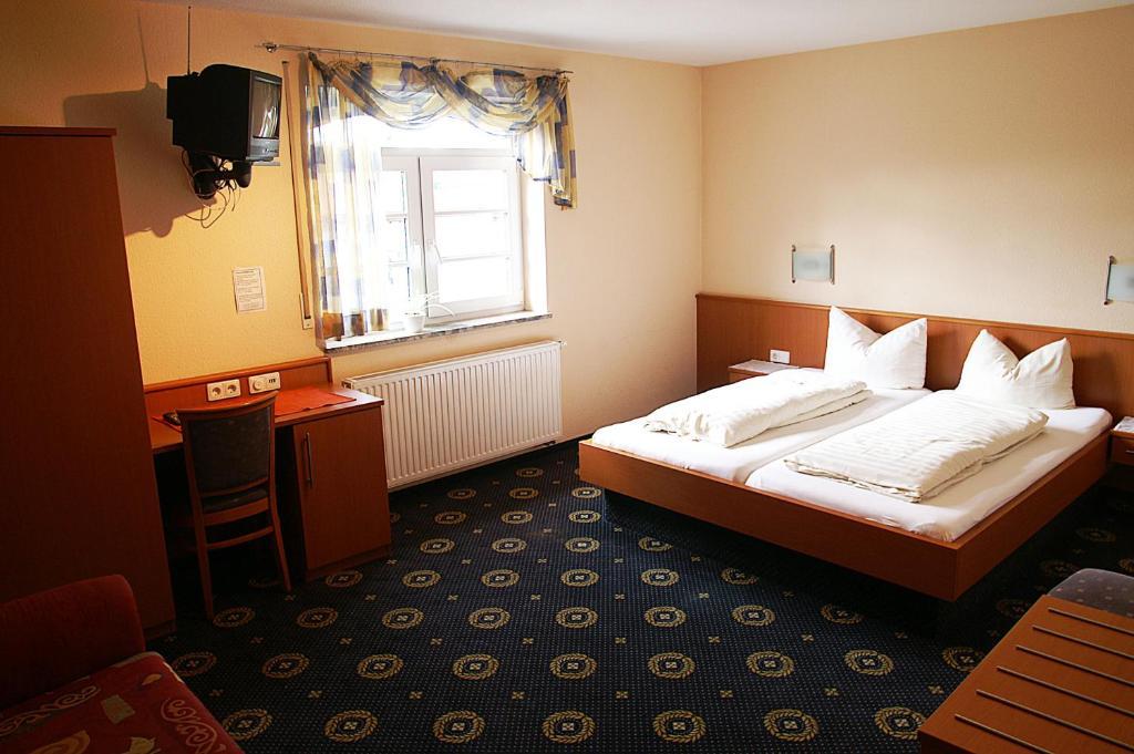 Fraenkischer Gasthof Lutz Giebelstadt Chambre photo