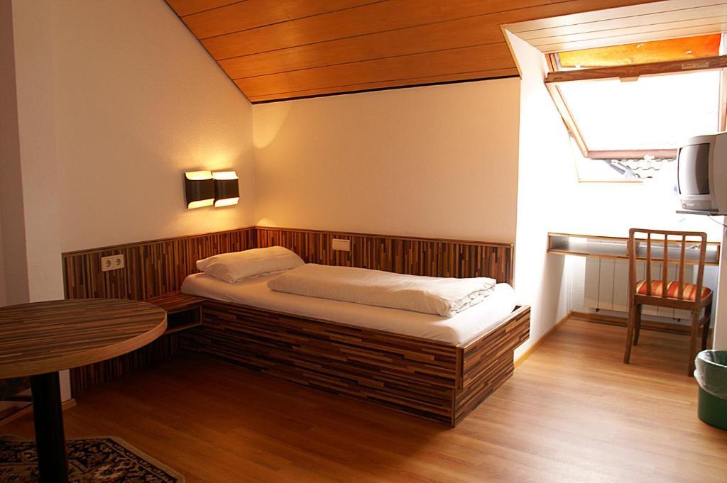 Fraenkischer Gasthof Lutz Giebelstadt Extérieur photo